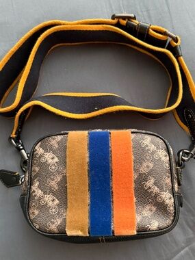 Pre-owned  Coach Camera Bag 16 with Horse and Carriage Print and Varsity Stripes